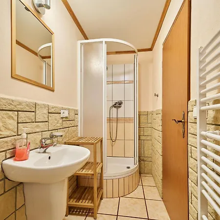 U Hronova-1 By Interhome Apartman Chlivce