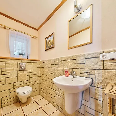 U Hronova-1 By Interhome Chlivce