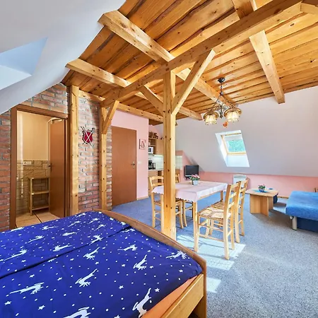 U Hronova-1 By Interhome *