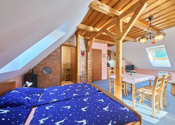 U Hronova-1 By Interhome Apartamento Chlivce